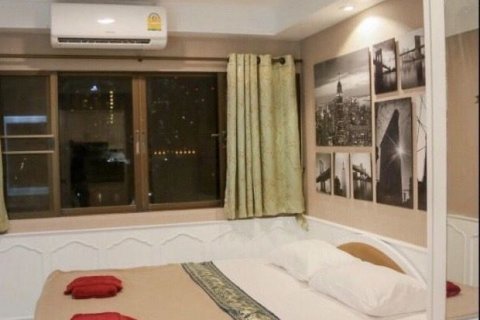Condominio de 2 dormitorios en Khlong Toei, Bangkok, Tailandia № 136530 - foto 8