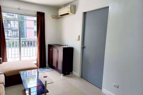 Condominio de 2 dormitorios en Pathum Wan, Bangkok, Tailandia № 47983 - foto 2