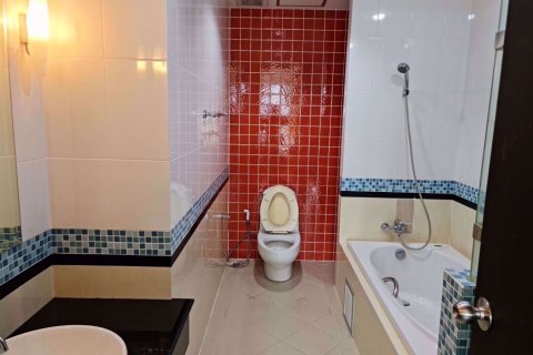 Condo à Khlong Toei, Bangkok, Thaïlande, 2 chambres № 47981 - photo 10
