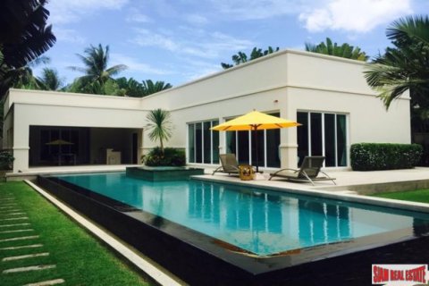 Local comercial 220 m2 en Pattaya, Tailandia № 194045