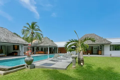Casa de 4 dormitorios en Bang Tao, Tailandia № 153836 - foto 2