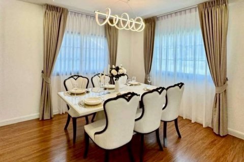 Haus in Pattaya, Thailand 4 Schlafzimmer № 144254 - Foto 6