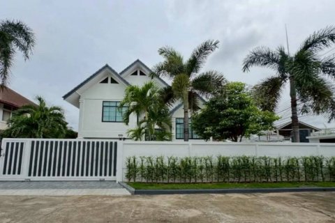 Haus in Pattaya, Thailand 4 Schlafzimmer № 144254