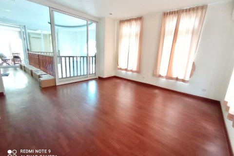 Haus in Bangkok, Thailand 4 Schlafzimmer № 157532