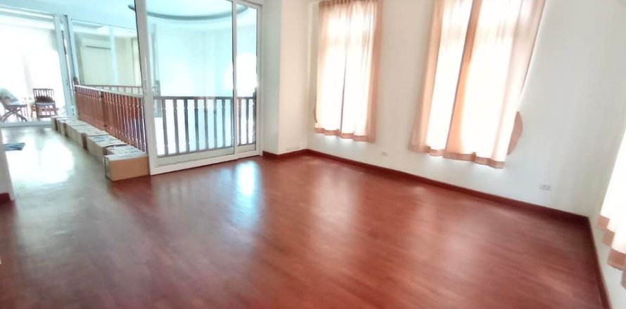 Casa de 4 dormitorios en Bangkok, Tailandia № 157532