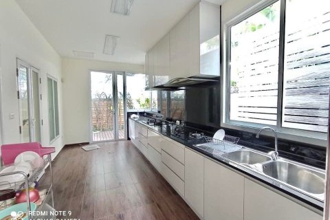 Casa de 4 dormitorios en Bangkok, Tailandia № 157532 - foto 15