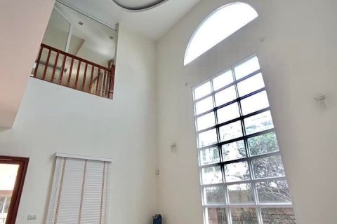 Casa de 4 dormitorios en Bangkok, Tailandia № 157532 - foto 17