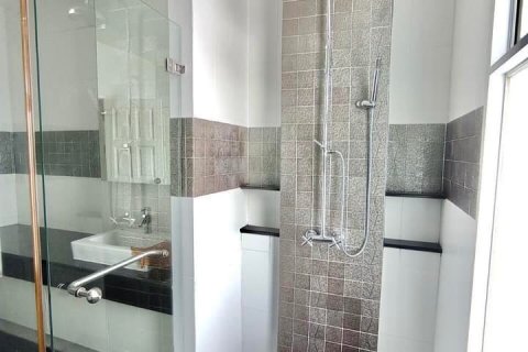 Casa de 4 dormitorios en Bangkok, Tailandia № 157532 - foto 3