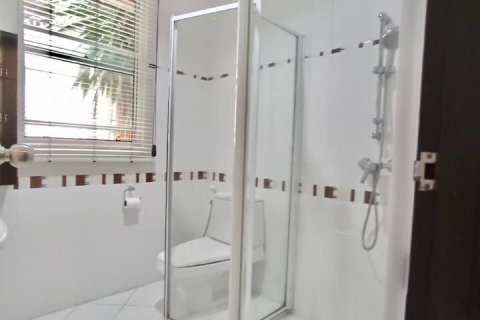 Casa de 4 dormitorios en Bangkok, Tailandia № 157527 - foto 3