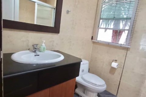 Casa de 4 dormitorios en Bangkok, Tailandia № 157527 - foto 9