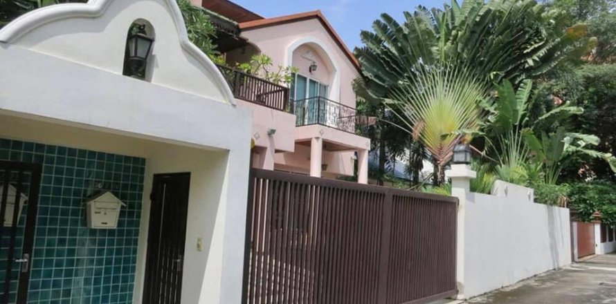 Casa de 4 dormitorios en Bangkok, Tailandia № 157527