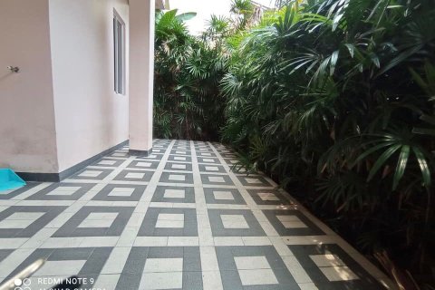 Casa de 4 dormitorios en Bangkok, Tailandia № 157527 - foto 2