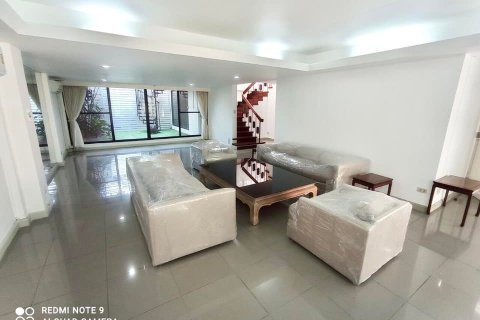 Haus in Bangkok, Thailand 6 Schlafzimmer № 157529 - Foto 23