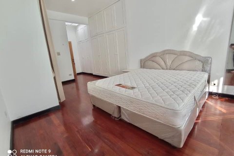 Haus in Bangkok, Thailand 6 Schlafzimmer № 157529 - Foto 11