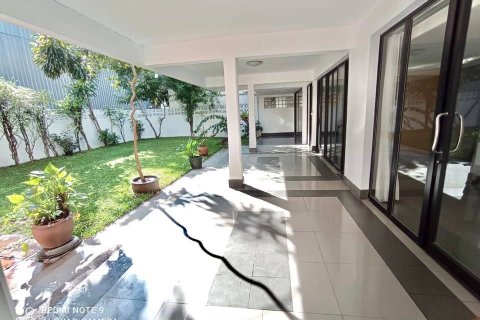 Haus in Bangkok, Thailand 6 Schlafzimmer № 157529 - Foto 24