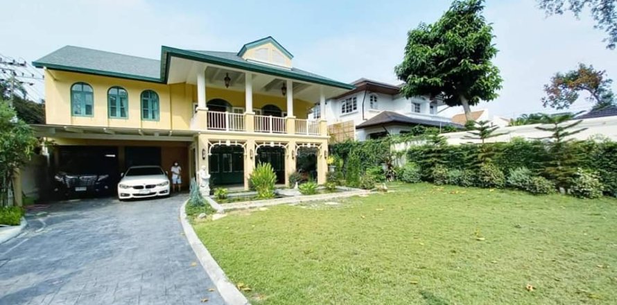 Maison à Bangkok, Thaïlande 4 chambres № 157528
