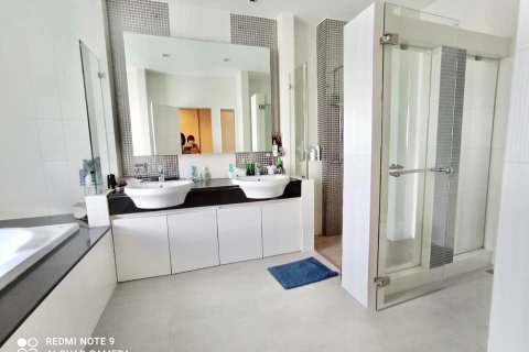 Haus in Bangkok, Thailand 3 Schlafzimmer № 157530 - Foto 10
