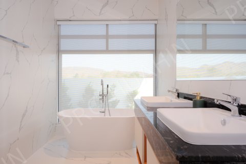 Chalet de 3 dormitorios en Hua Hin, Tailandia № 194771 - foto 8