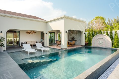 Chalet de 3 dormitorios en Hua Hin, Tailandia № 194771 - foto 4