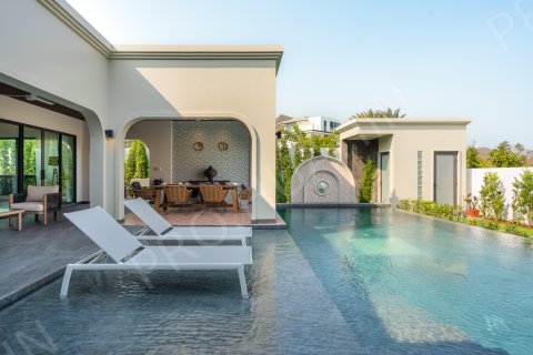 Chalet de 3 dormitorios en Hua Hin, Tailandia № 194771 - foto 3