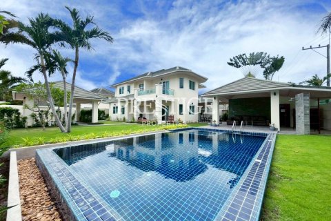 Haus in Pattaya, Thailand 4 Schlafzimmer № 197913