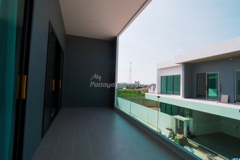 Casa de 5 dormitorios en Bang Lamung, Tailandia № 115432 - foto 28