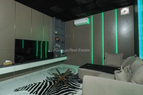 Casa de 5 dormitorios en Bang Lamung, Tailandia № 115432 - foto 7