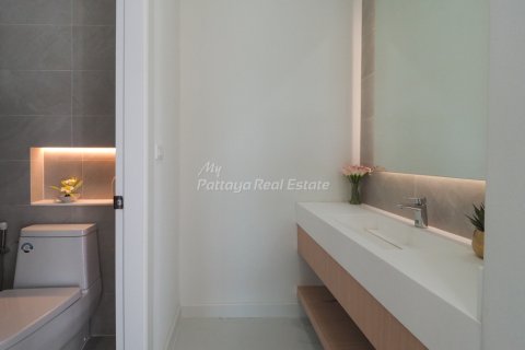 Casa de 5 dormitorios en Bang Lamung, Tailandia № 115432 - foto 24