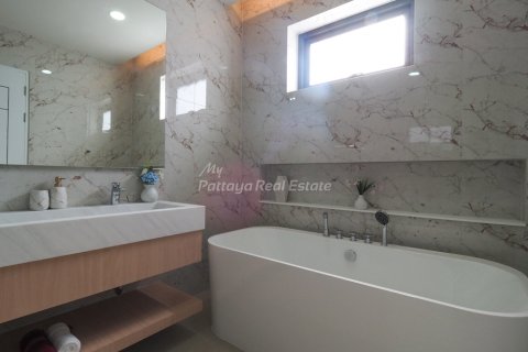 Casa de 5 dormitorios en Bang Lamung, Tailandia № 115432 - foto 21