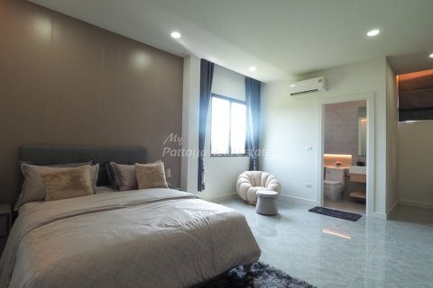 Casa de 5 dormitorios en Bang Lamung, Tailandia № 115432 - foto 26