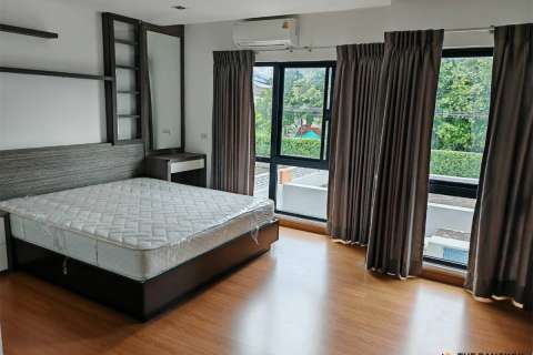 Reihenhaus in Bangkok, Thailand 3 Schlafzimmer № 189612 - Foto 8
