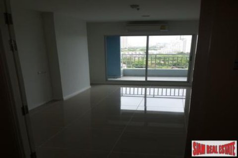 Apartamento de 1 dormitorio en Jomtien Beach, Pattaya, Tailandia № 203973 - foto 4