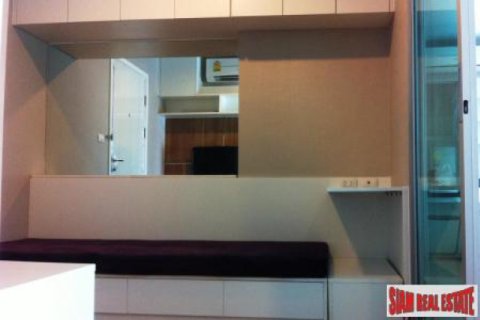 Apartamento de 1 dormitorio en Bangkok, Tailandia № 203974 - foto 3