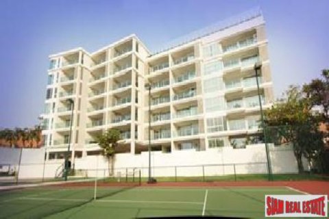 Apartment in Pattaya, Thailand 3 bedrooms № 203975