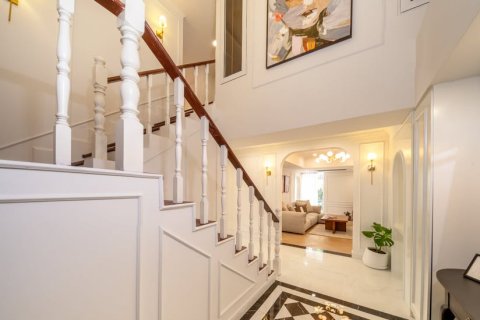 Condo in Bangkok, Thailand, 4 bedrooms № 155731 - photo 2