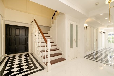 Condo in Bangkok, Thailand, 4 bedrooms № 155731 - photo 3