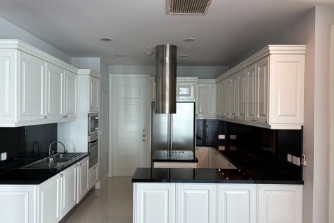 Condominio de 3 dormitorios en Bangkok, Tailandia № 155732 - foto 7