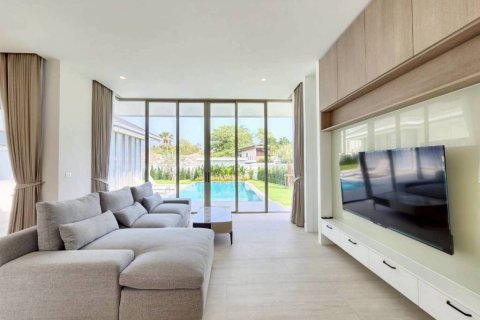 Chalet de 3 dormitorios en Hua Hin, Tailandia № 167033 - foto 6