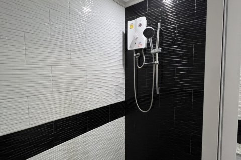 Apartamento de 1 dormitorio en Pattaya, Tailandia № 205887 - foto 11