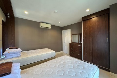 Apartamento de 384 dormitorios en Pattaya, Tailandia № 205885 - foto 9