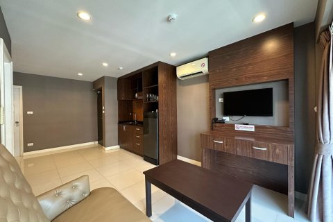 Apartamento de 384 dormitorios en Pattaya, Tailandia № 205885 - foto 2