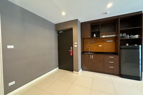 Apartamento de 384 dormitorios en Pattaya, Tailandia № 205885 - foto 7