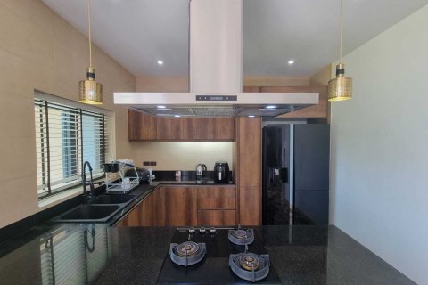 Chalet de 3 dormitorios en Phuket, Tailandia № 139406 - foto 15