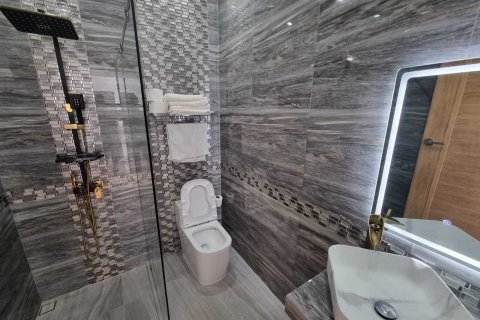 Chalet de 3 dormitorios en Phuket, Tailandia № 139406 - foto 17