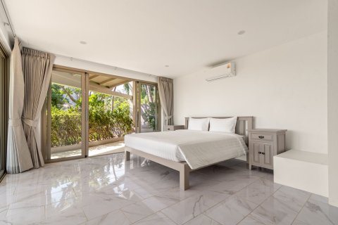 Chalet de 5 dormitorios en Ko Samui, Tailandia № 169435 - foto 21