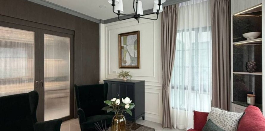 Casa de 4 dormitorios en Samut Prakan, Tailandia № 156795