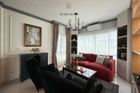 Casa de 4 dormitorios en Samut Prakan, Tailandia № 156795 - foto 7