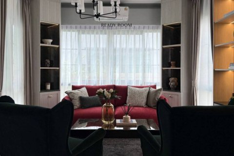 Casa de 4 dormitorios en Samut Prakan, Tailandia № 156795 - foto 2