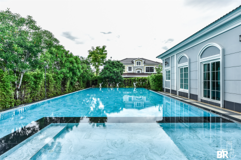 Haus in Bangkok, Thailand 4 Schlafzimmer № 189228 - Foto 9
