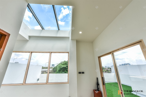Haus in Bangkok, Thailand 4 Schlafzimmer № 189234 - Foto 7